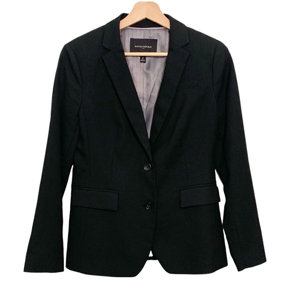 Banana Republic Jackets & Blazers - Banana Republic Black 2 Button Fitted Blazer Jacket with Pockets Size 2 Career